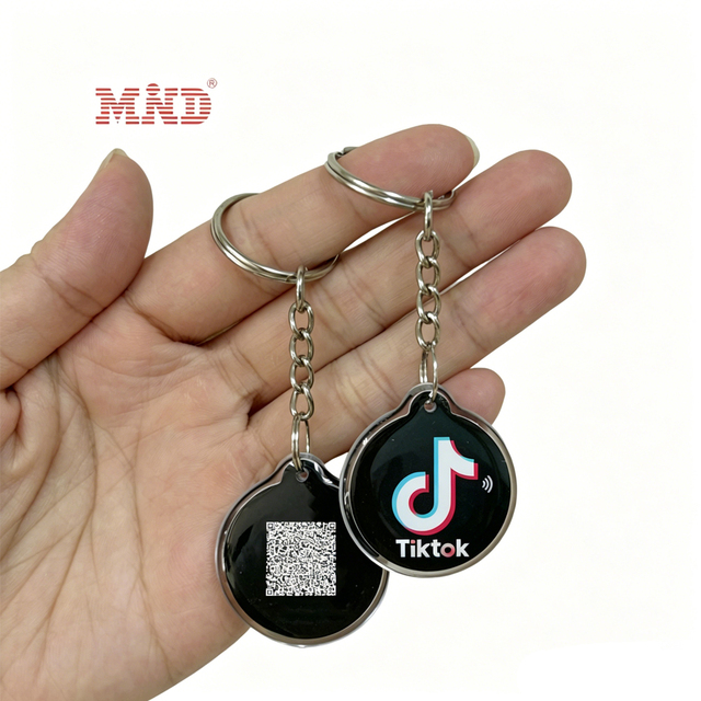 13.56MHz NFC Epoxy Keychain Social Media Smart QR Code Tap Key Chain Tag Google Instagram TikTok