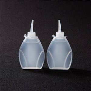 <b>Sewing</b> <b>Machine</b> Oil Lubricant Liquid Portable Plastic Bottle <b>For</b> <b>Sewing</b> <b>Machine</b> Maintenance - Product Image 4