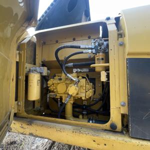 Escavatore Usato CAT315D da 15 Tonnellate con Eccellente Efficienza del Carburante e Forte Potenza di Scavo per Diversi Lavori di Costruzione - Product Image 6