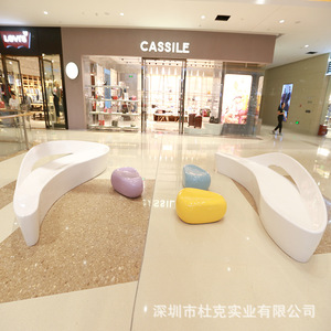 Silla de fibra de vidrio con forma de delfín, blanca, para uso comercial en centros comerciales, hoteles y exteriores. - Product Image 2