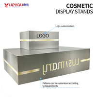 Présentoir cosmétique LED moderne double couche en acrylique personnalisé avec impression sérigraphique pour magasins de détail, soins de la peau et parfums