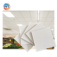 Plafond en PVC carré moderne, ignifuge, résistant à l'humidité, insonorisant, installation rapide pour centre commercial, hôtel, hôpital, gymnase, appartement