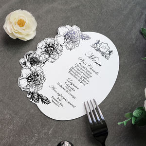 Cartes de menu simples en <span class=keywords><strong>carton</strong></span> blanc lisse avec feuille noire, forme de fleur irrégulière et texte personnalisé pour mariage | Fête de célébration - Product Image 2