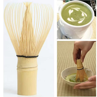 Fouet à matcha artisanal de qualité supérieure Zhen - Chasen en bambou blanc/violet pour une mousse rapide, style artisanal traditionnel et moderne
