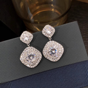 Orecchini Pendenti Quadrati con Micro Pavé di Zirconi per Donne, Eleganti Gioielli per Matrimoni e Feste - Product Image 6