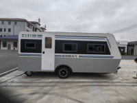Caravane de voyage légère en aluminium, camping-car moderne, caravane pour aventures en plein air, expéditions, camping-car tout-terrain