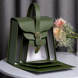 Nuevos productos Ideas 2025 Juegos de Cajas de Regalo trapezoidales Diseño de pata de gallo Bolso de papel de boda Embalaje con asa de cuero - Product Image 3