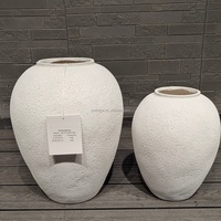 Fleur suspendue circulaire de style antique rétro européen en terre cuite, sculptée à la main, écologique, durable et légère pour la maison et le jardin