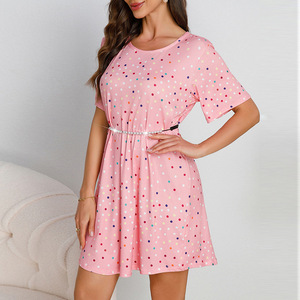 Abito <span class=keywords><strong>da</strong></span> <span class=keywords><strong>notte</strong></span> <span class=keywords><strong>da</strong></span> donna <span class=keywords><strong>in</strong></span> <span class=keywords><strong>seta</strong></span> latte rosa a pois con cintura di perle, comodo e delicato sulla pelle - Product Image 1