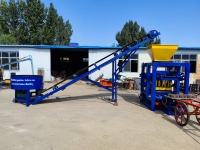 Machine à fabriquer des blocs semi-automatique QT4-24 la plus populaire, de haute qualité et à bas prix, pour briques creuses, briques pleines et briques de pavage