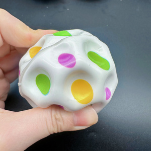 Pelota de Espuma Elástica Blanca de PU de 70 mm de Fábrica HAPU, Pelota de Alta Elasticidad para Entrenamiento Deportivo, Juguete de Modelado Lunar - Product Image 3