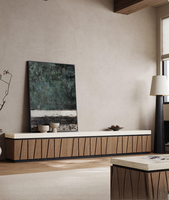 Ensemble meuble TV et table basse en texture travertin moderne, meubles de salon à panneaux cannelés triangulaires avec cadre en métal noir