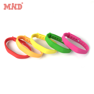 สายรัดข้อมือซิ<span class=keywords><strong>ล</strong></span>ิโคน RFD/nfc พร้อมแท็กขนาดเ<span class=keywords><strong>ล</strong></span>็กในห้องโรงแรมสร้อยข้อมือล็อคประตูกุญแจ - Product Image 4