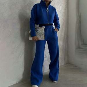 Chándal deportivo de 2 piezas de Color sólido de último estilo para mujer, chándal informal de tela de rizo con cremallera, pierna recta recortada para otoño - Product Image 1