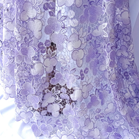 Accessoires en dentelle florale violette hydrosoluble, tissu brodé ajouré tridimensionnel, tissu en dentelle brodée lourde teinte en fil
