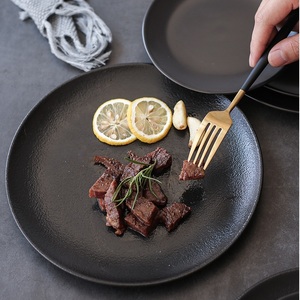 <span class=keywords><strong>Assiettes</strong></span> de dîner en <span class=keywords><strong>porcelaine</strong></span> blanche de style européen à vendre, <span class=keywords><strong>assiettes</strong></span> de présentation noires et blanches, <span class=keywords><strong>assiettes</strong></span> rondes de service pour restaurant - Product Image 1