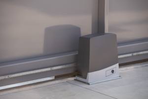 Hecho en Italia, BKV Moderno, Automatización de 36V, Tecnología de Velocidad y Torque Adaptativos, Protección IP54, Capacidad de Carga de 1500 kg para Uso Industrial - Product Image 5