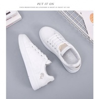 Chaussures plates basses en cuir blanc pour femme, légères, à fermeture boutonnée, pour le sport, les loisirs et les trajets quotidiens – Collection Été 2025