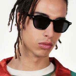 Gafas de Sol Cuadradas con Marco Pequeño para Mujer, Diseño Personalizado con Logotipo, Moda 2025, Protección UV400, Colores Jelly, Remaches, para Hombre - Product Image 2