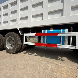Camion benne d'occasion <span class=keywords><strong>Sinotruk</strong></span> <span class=keywords><strong>Howo</strong></span> 8x4, 40 mètres cubes, 12/10 roues, à vendre - Product Image 5