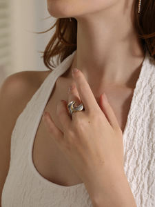 Кольцо Dingran <span class=keywords><strong>Fashion</strong></span> из нержавеющей стали, двухцветное (золото и серебро), волнистое, скульптурное, изогнутое, художественное, модное украшение - Product Image 3