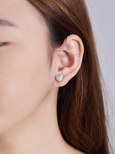 Gra chất lượng rắn 1.0mm nửa sang trọng moissanite Bông tai hình trái tim sang trọng moissanite <span class=keywords><strong>Stud</strong></span> Bông tai - Product Image 3