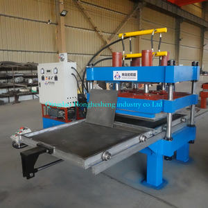 Presse à carreaux de caoutchouc entièrement automatique avec dispositif de tirage et de poussée automatique, vulcanisateur de caoutchouc 120T - Product Image 4
