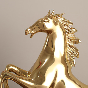 Estatua decorativa de caballo galopante de latón, diseño moderno para sala de estar, decoración del hogar, material de cobre, pieza única - Product Image 3