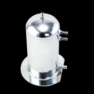Réservoir d'eau en aluminium 2,5 L, raccordement universel de 8 mm pour la modification, la rénovation et la mise à niveau des voitures à transmission manuelle (MT) - Product Image 3