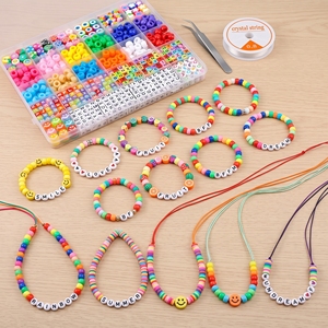 Kit de manualidades para hacer pulseras DIY con cuentas de arcilla polimérica de letras del alfabeto, frutas y caras, suministros para la creación de joyas. - Product Image 2