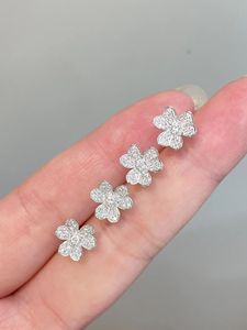 Boucles d'oreilles Xinfly en or blanc 18 carats, trèfle à trois feuilles, diamants véritables, design intemporel, événements formels, usage quotidien, élégantes pour femmes, vente chaude - Product Image 3