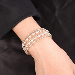 Fausse Perle <span class=keywords><strong>Bracelet</strong></span> Stretch Tennis Chaîne Strass Bande Réglable Manchette <span class=keywords><strong>Bracelet</strong></span> Élastique Multi Rangée Layered Glitter Bracelets - Product Image 2