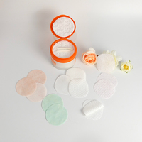 Tampon tonifiant vert coloré, semi-gel bleu, concept rafraîchissant, matière première sèche, tissu non-tissé