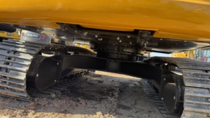 รถขุดตีนตะขาบมือสอง SANY SY135C ขนาด 13.5 ตัน ได้รับการรับรองมาตรฐาน CE พร้อมเครื่องยนต์ Isuzu 4JJ1 เหมาะสำหรับงานก่อสร้างขนาดกลาง มีขายแล้ว - Product Image 5