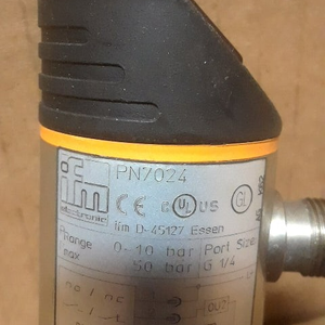 وحدة تحكم PLC أصلية جديدة جاهزة للتسليم طراز PN7024 مخصصة للأتمتة الصناعية. - Product Image 1