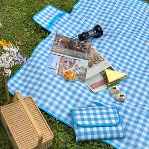 Alfombra de Picnic Plegable Portátil de Buena Calidad para Exteriores, Resistente a la Humedad y al Agua, con Diseño Geométrico - Product Image 2