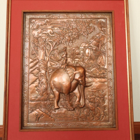 Décoration murale encadrée en laiton plaqué or, motif éléphant en relief, style Feng Shui moderne, faite à la main, pour la décoration intérieure