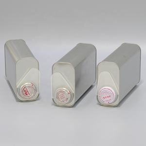 Boîte rectangulaire de 1 litre pour peinture personnalisée Boîte de conserve de 1 litre en métal oblong de style F pour huile moteur Paquet de lubrifiant avec <span class=keywords><strong>bec</strong></span> <span class=keywords><strong>verseur</strong></span> - Product Image 4