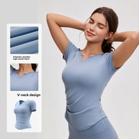 T-shirt de yoga mignon à col en V et manches courtes pour femme, coupe ample, couleur unie, taille ajustée, séchage rapide, respirant, pour la course et la gym, EU