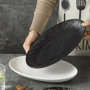Four à micro-ondes disponible, style nordique, plat ovale en céramique noir mat/blanc <span class=keywords><strong>de</strong></span> 12 pouces pour restaurant - Product Image 2