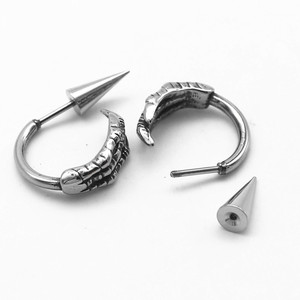 Boucles d'oreilles créoles unisexes Yunnique en forme de main squelette en acier titane pour soirée - Product Image 3