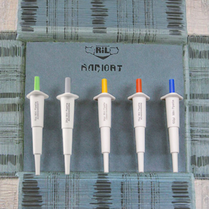 ปิเปตต์พลาสติกขนาดเล็กแบบปรับปรุงได้ 25ul 30ul 50ul 75ul 100ul สำหรับห้องปฏิบัติการ บริการปรับแต่งฟรี - Product Image 3