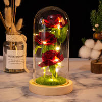 Trois roses éternelles sous cloche en verre, ornements, cadeaux pour la fête des mères, fleur simulée avec couvercle en verre, lumières LED