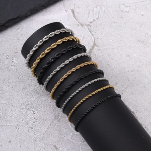 Bracelet chaîne torsadée minimaliste unisexe en acier inoxydable, étanche et anti-décoloration, bijou tendance pour le quotidien et la mode urbaine - Product Image 1