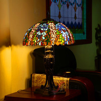 Vente en gros et personnalisation de base en cuivre pur vitrail Tiffany lampe de table européenne rétro artisanale Art lampe décorative