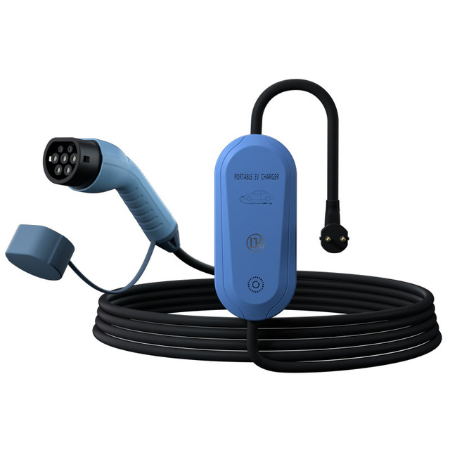 China Manufacturer High Accuracy Fault Detection Waterproof Portable EV Charger with Type 2 Interface 3.5kW 200-220V Input