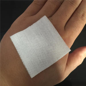 Pansement non adhésif MediCare 5x5 cm, pansement médical absorbant pour couvrir les plaies - Product Image 1