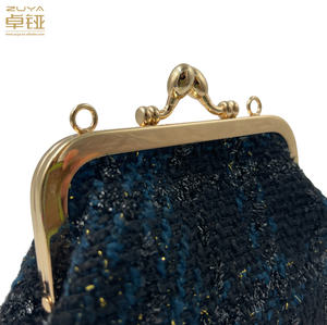 女士女包时尚包化妆架硬币2024封口盒女士吻锁钱包 - Product Image 4