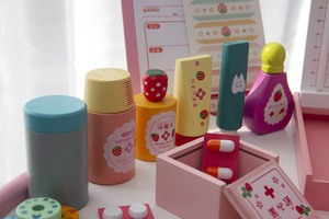 Coche médico <span class=keywords><strong>familiar</strong></span> de madera para niños, carrito de simulación de inyección IV, juguetes educativos para niños y niñas - Product Image 4