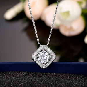 Collana Minimalista a Forma di Diamante per Donne, Ciondolo Geometrico, Catena per Clavicola in Lega Metallica Preziosa Elettroplaccata, Moda - Product Image 1